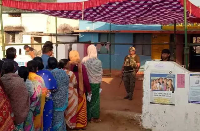 சத்தீஸ்கர் சட்டப்பேரவை தேர்தல்: 70 சதவீத வாக்குகள் பதிவு