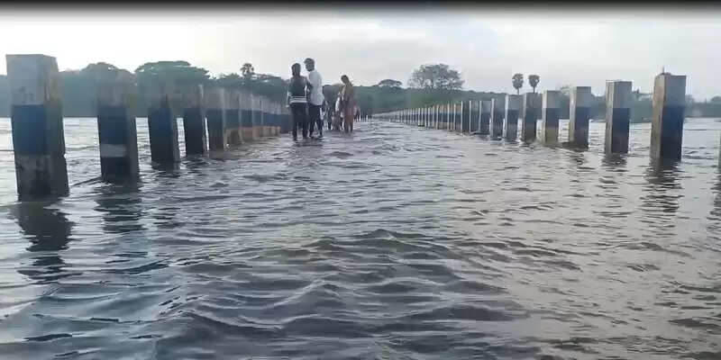 10,000 கனஅடி நீர்திறப்பு.. கொசஸ்தலை ஆற்றில் வெள்ளப்பெருக்கு.. - பொதுமக்களுக்கு எச்சரிக்கை..