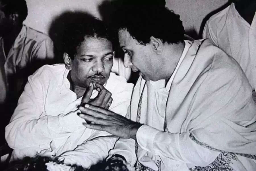 கறுப்பு MGR., காவி MGR, காங்கிரஸ் MGR… இன்னும் என்னென்ன வரப்போகிறதோ?