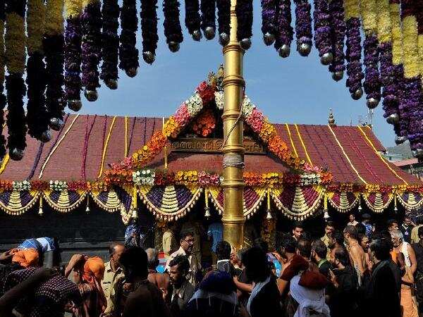 சபரிமலையில் கூட்ட நெரிசல்- 12 வயது சிறுமி உயிரிழப்பு