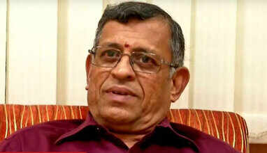 ஆடிட்டர் குருமூர்த்திக்கு தமிழக அரசு நோட்டீஸ்!