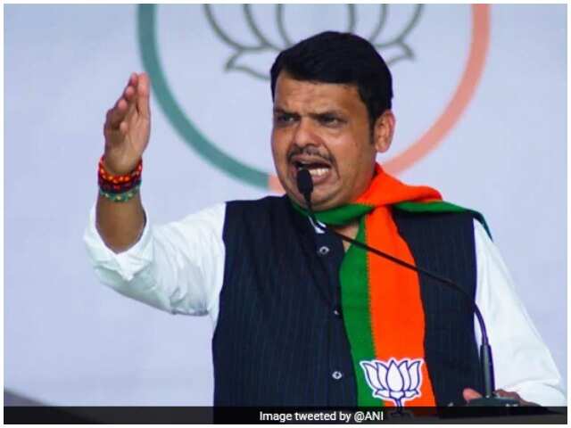 பழிவாங்கும் அரசியலில் ஈடுபட்டதன் மூலம் பட்னாவிஸ் தனது அந்தஸ்தை தாழ்த்திக் கொண்டது துரதிர்ஷ்டவசமானது.. சஞ்சய் ரவுத்