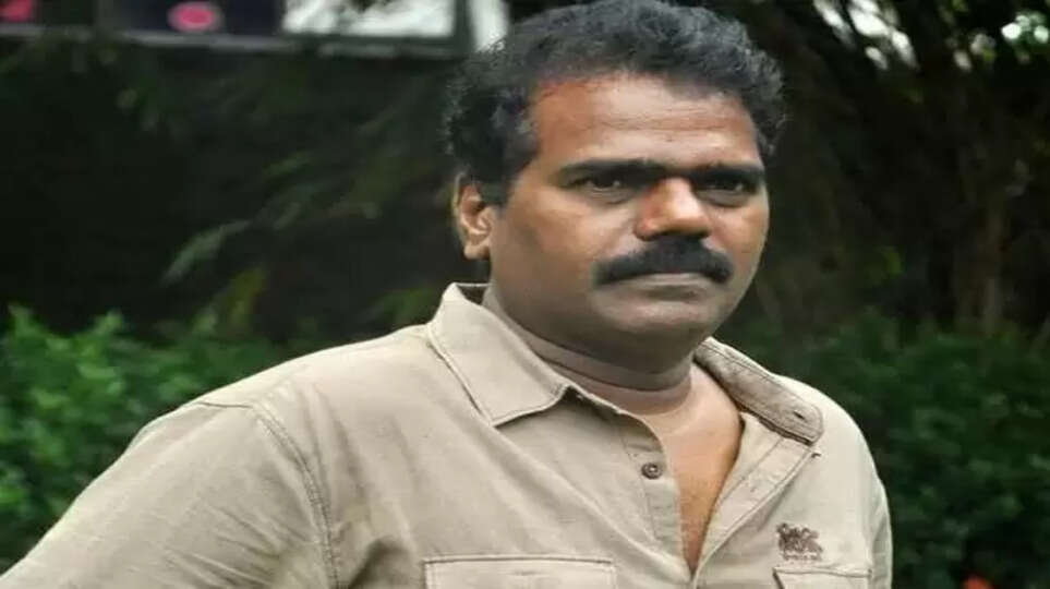 இனி உங்களின் படைப்பு மக்களிடத்தில் பேசிக்கொள்ளும்... ருத்ரதாண்டவம் படத்தைப் பாராட்டியுள்ள தங்கர் பச்சன்!