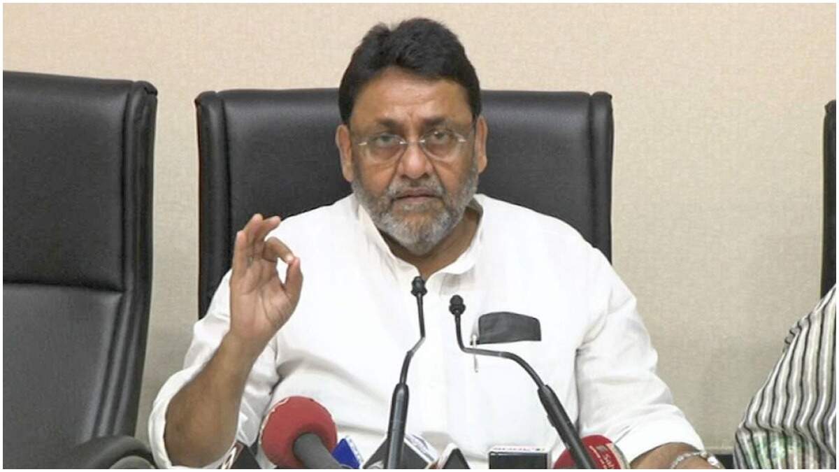 மகாராஷ்டிரா அமைச்சர் நவாப் மாலிக்கை நீதிமன்ற காவலில் வைக்க சிறப்பு நீதிமன்றம் உத்தரவு