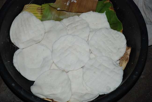 ஹோட்டலில் இட்லி தாமதமாக கொடுக்கப்பட்டதால் உரிமையாளர் மீது சாம்பார் வாளியால் தாக்குதல்