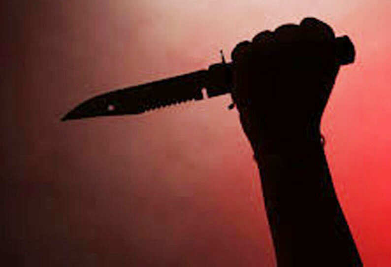 மதுபோதையில் நண்பர்களிடையே மோதல்.. 2 பேரை கத்தியால் குத்திய இளைஞர்..