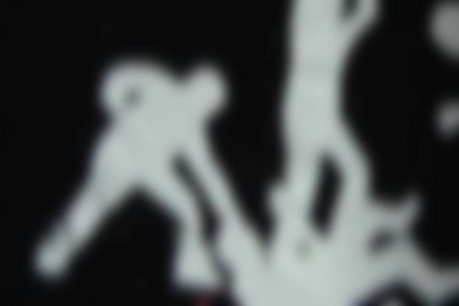 கண்டித்த ஆசிரியரை அரிவாளால் வெட்டிய மாணவர்கள்