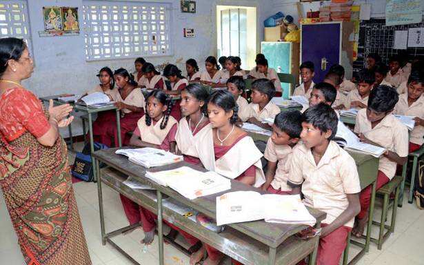 தமிழகத்தில் ஆசிரியர்களின் கோடை விடுமுறை குறைப்பு..