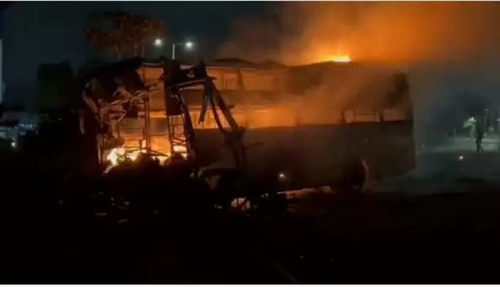 லாரி - பேருந்து மோதி விபத்து  : 12 பேர் பரிதாப பலி.. 