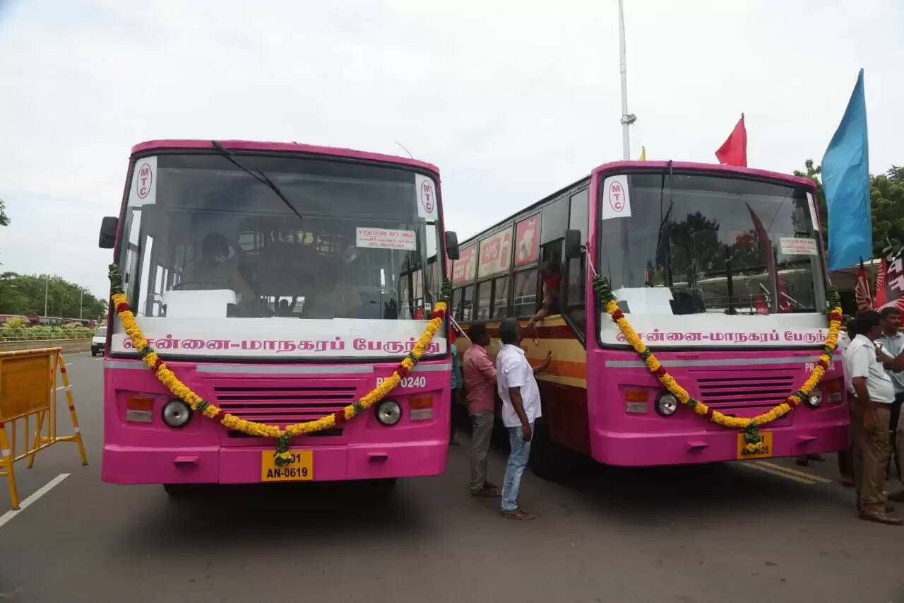 பெண்கள் 'ஓசி பஸ்ஸில் பயணிப்பவர்கள்’.. அமைச்சரின் பேச்சுக்கு டிடிவி தினகரன் கண்டனம்..
