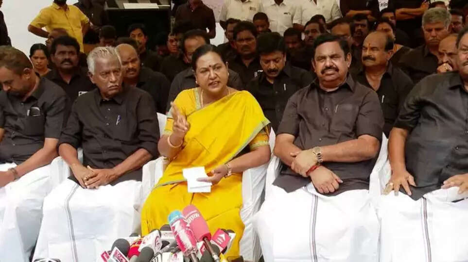 கிழியாத சட்டையை கிழித்து கொண்டு விளம்பரம் தேடியது ஸ்டாலின் தான்... பிரேமலதா தாக்கு