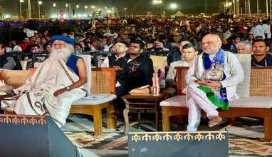 பக்தி ததும்பும் இன்னிசை, பாடல்கள், நடனம்