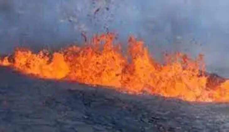 Iceland declares state of emergency after 800 earthquakes in 14 hours hit nation