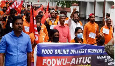 &lsquo;கொத்தடிமை மாதிரி நடத்துறாங்க&rsquo; ஸ்விக்கி ஊழியர்கள் வேலை நிறுத்தம்&nbsp;