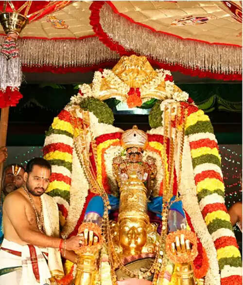 இன்று இரவு கருட சேவை - திருப்பதியில் குவியும் பக்தர்கள்..