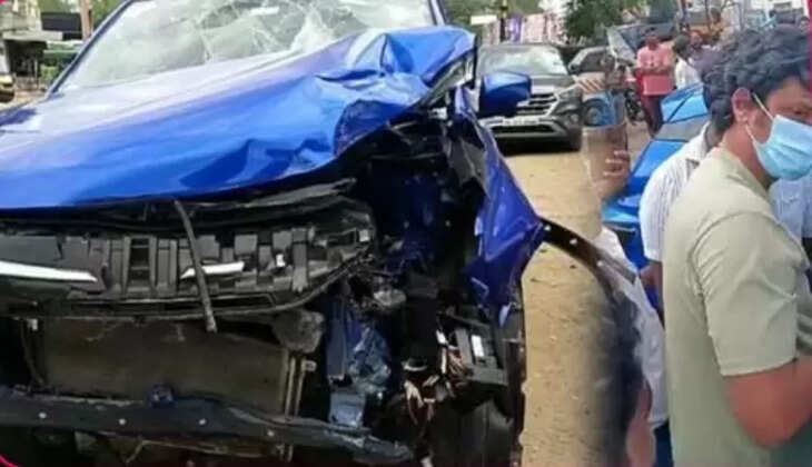 விபத்துக்குள்ளான கார்... நூலிழையில் உயிர் தப்பிய ஜீவா!