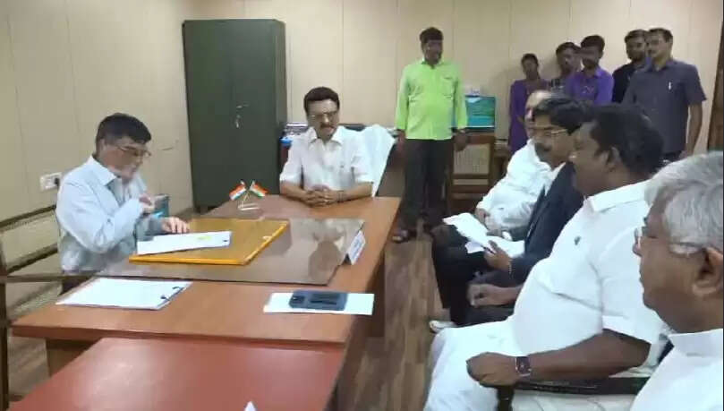 முதல்வர் முன்னிலையில் கமல்ஹாசன், திமுக வேட்பாளர்கள் வேட்புமனு தாக்கல்..