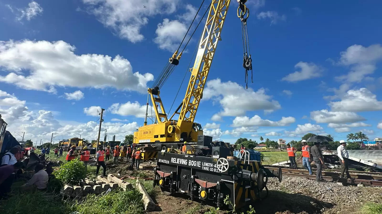 #BREAKING கவரைப்பேட்டை ரயில் விபத்து - 13 ரயில்வே ஊழியர்களுக்கு சம்மன்!