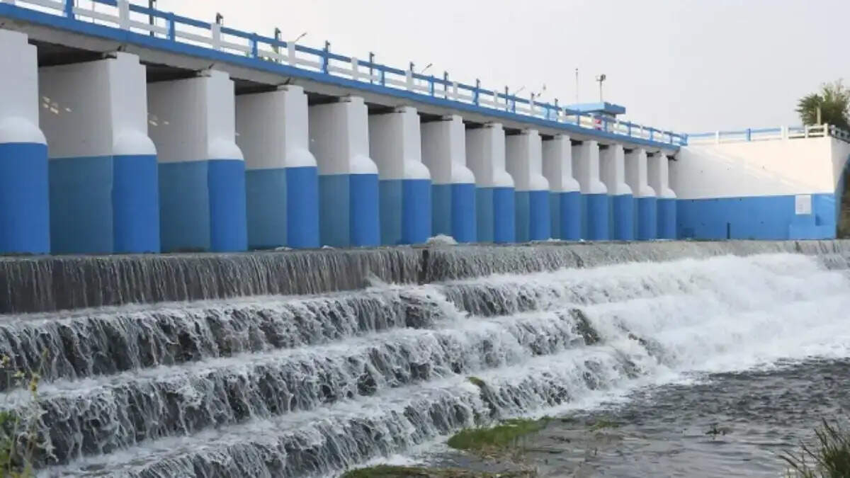 செம்பரம்பாக்கம் ஏரியில் நீர் திறப்பு குறைப்பு