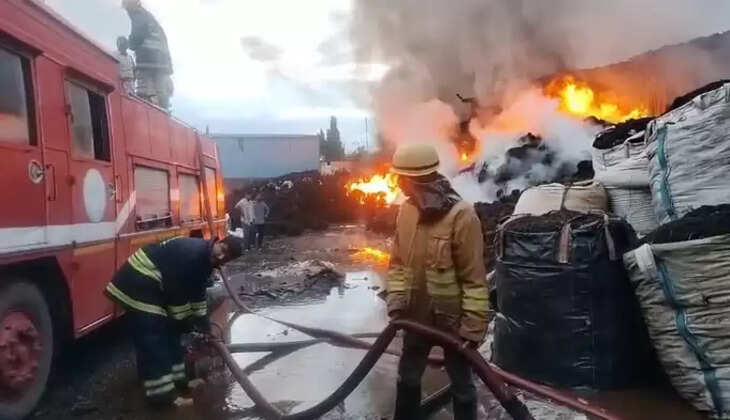 கும்மிடிப்பூண்டி சிப்கார் தொழிற்பேட்டையில் தீ விபத்து..!!