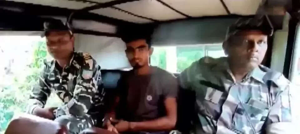 காதலை ஏற்க மறுப்பு.. +2 மாணவியை எரித்துக் கொன்ற இளைஞர்..