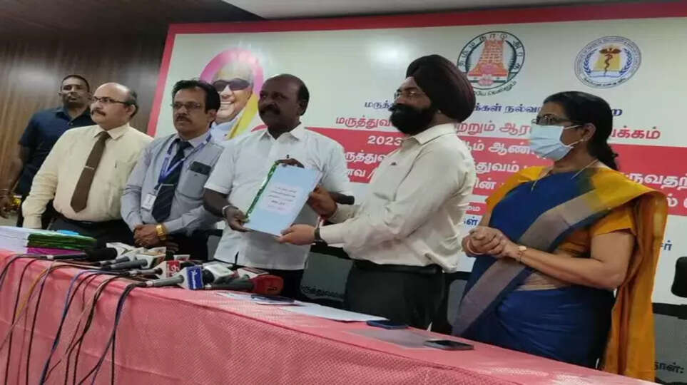 மருத்துவப் படிப்புகளுக்கான மாணவர் சேர்க்கை தரவரிசைப் பட்டியலை வெளியிட்டார் அமைச்சர் மா.சுப்பிரமணியன்..
