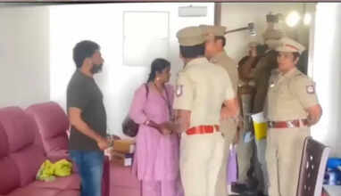 யூடியூபர் சவுக்கு சங்கரை கைது செய்வதில் ஏன் இவ்வளவு ஆர்வம்?- ஐகோர்ட்