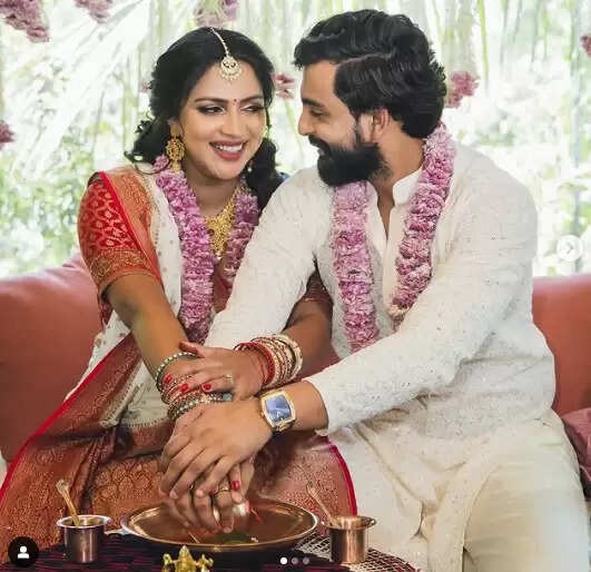 பிரம்மாண்டமாக நடந்து முடிந்த அமலா பால் வளைகாப்பு - வைரல் போட்டோஸ்