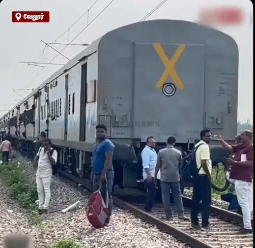 காட்பாடி ரயில் என்ஜின்