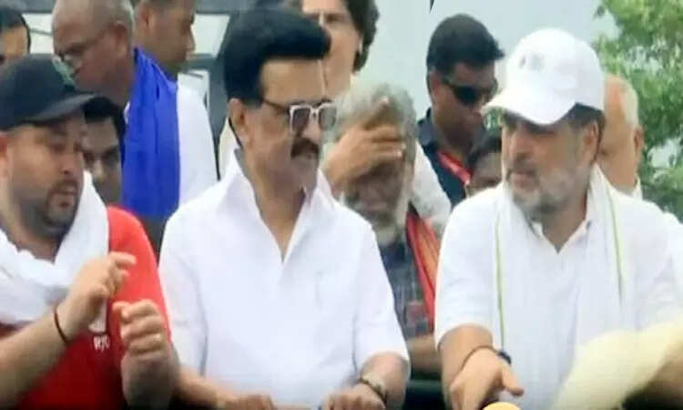 சாவி கொடுத்தால் ஆடும் பொம்மை போல் தேர்தல் ஆணையம் ஆடுகிறது - முதல்வர் ஸ்டாலின் தாக்கு..!!