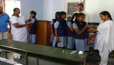 மாணவர்களுக்கு தடுப்பூசி