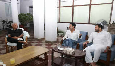 லாலு பிரசாத் - மனோஜ் - தேஜஸ்வி யாதவ்