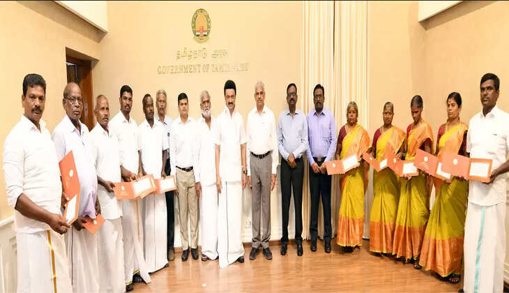 திருப்பணிகள் மேற்கொள்ள கோயில் நிர்வாகிகளுக்கு வரைவோலை - முதல்வர் ஸ்டாலின் வழங்கினார்..