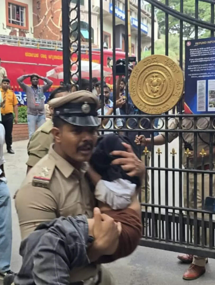 RCB வெற்றிக் கொண்ட்டாட்டத்தில் துயரம் : பழனிசாமி, பிரேமலதா, கமல் இரங்கல்..