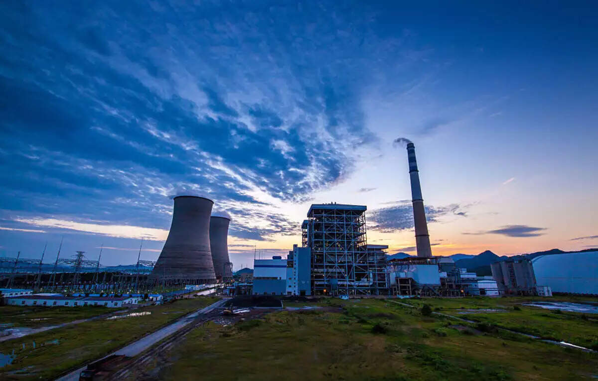 உதய் மின் திட்டம்: நேருக்கு நேர் விவாதிக்க தயாரா? - அமைச்சர் தங்கம் தென்னரசுவுக்கு சவால் விட்ட தங்கமணி..