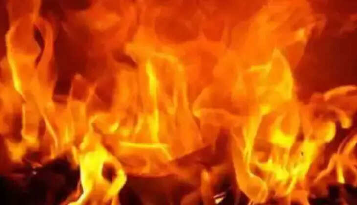 கிருஷ்ணகிரி அருகே பட்டாசு குடோனில் தீ விபத்து; 4 பேர் பலி