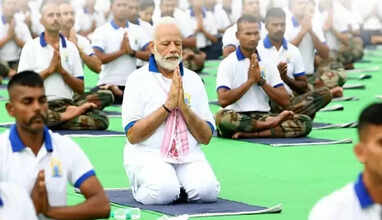 modi 2025 yoga guinness