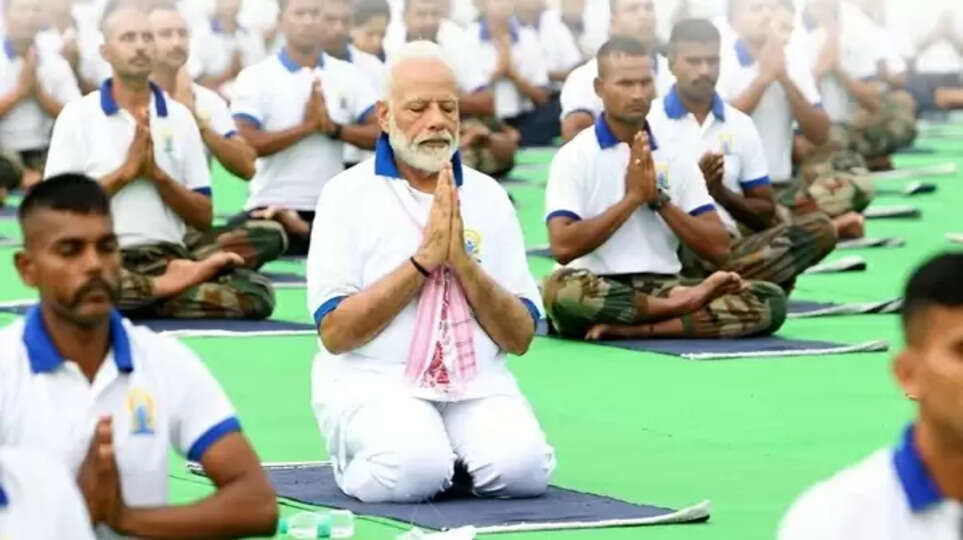 modi 2025 yoga guinness