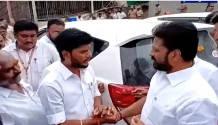 விழாவில் விட்டுப்போன அதிமுக MLA பெயர்! ஓடி சென்று மன்னிப்பு கேட்டு &lsquo;இனி இப்படி நடக்காது&rsquo; என வருத்தம் தெரிவித்த அமைச்சர் ரமேஷ்