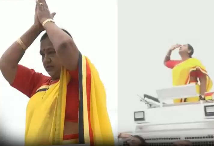 தேமுதிக மாநாடு தொடக்கம்... கொடியை ஏற்றினார் பிரேமலதா விஜயகாந்த்!