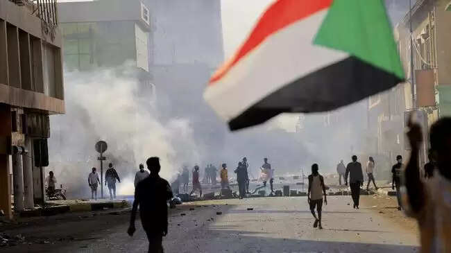 சூடான் ராணுவப்படையினர் இடையே மோதல்