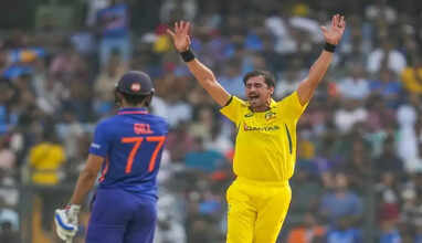 ஆஸ்திரேலியாவுக்கு எதிரான 2வது ஒருநாள் போட்டி- இந்தியா படுதோல்வி