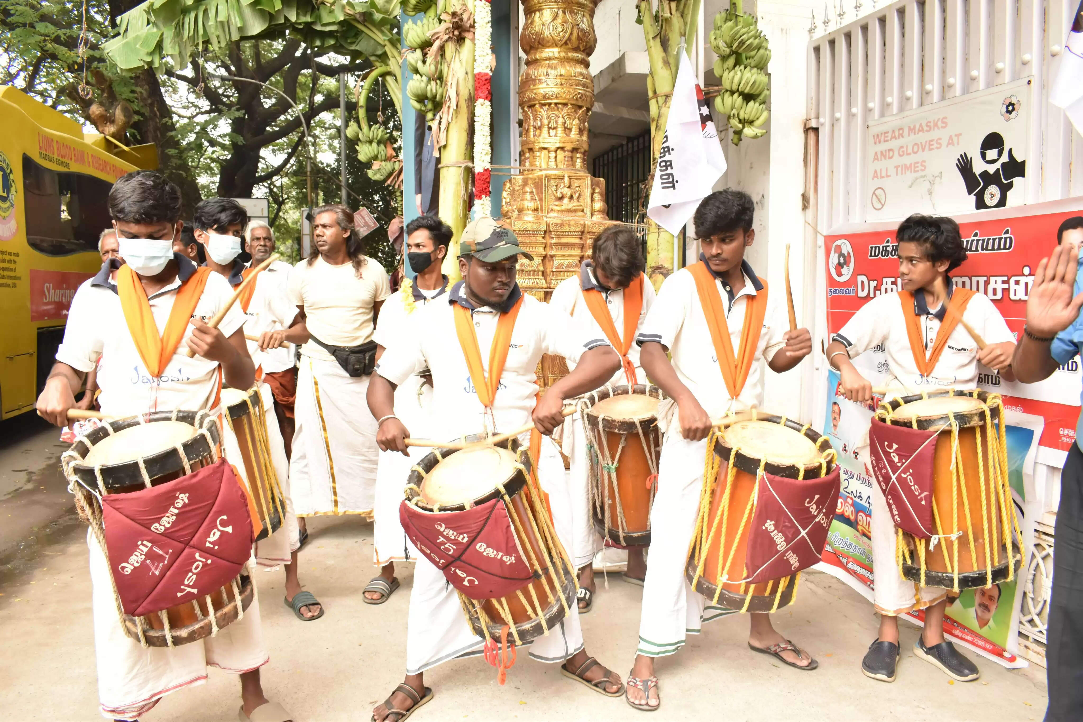 பிறந்தநாள் கொண்டாடுவதில் நம்பிக்கையில்லை..  வாழ்க்கையை கொண்டாட வேண்டும் - கமல்ஹாசன் பேச்சு..