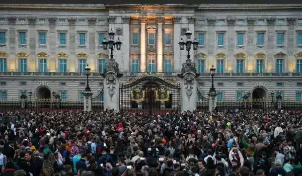 லண்டனில் ராணி எலிசபெத் உடலுக்கு இறுதி அஞ்சலி..