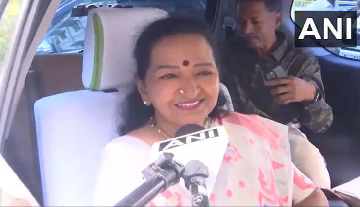 &ldquo;அன்னையர் தினத்தில் மகன் பதவியேற்பது மிகவும் மகிழ்ச்சி&rdquo;- விஜய் தாய் ஷோபனா