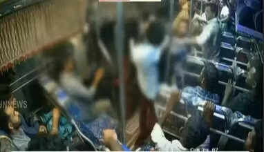 ஓடும் பேருந்தில் நடத்துரை தாக்கிய இளைஞர்கள்..! சிசிடிவி காட்சிகளைக் கொண்டு தட்டித்தூக்கிய போலீஸ்..
