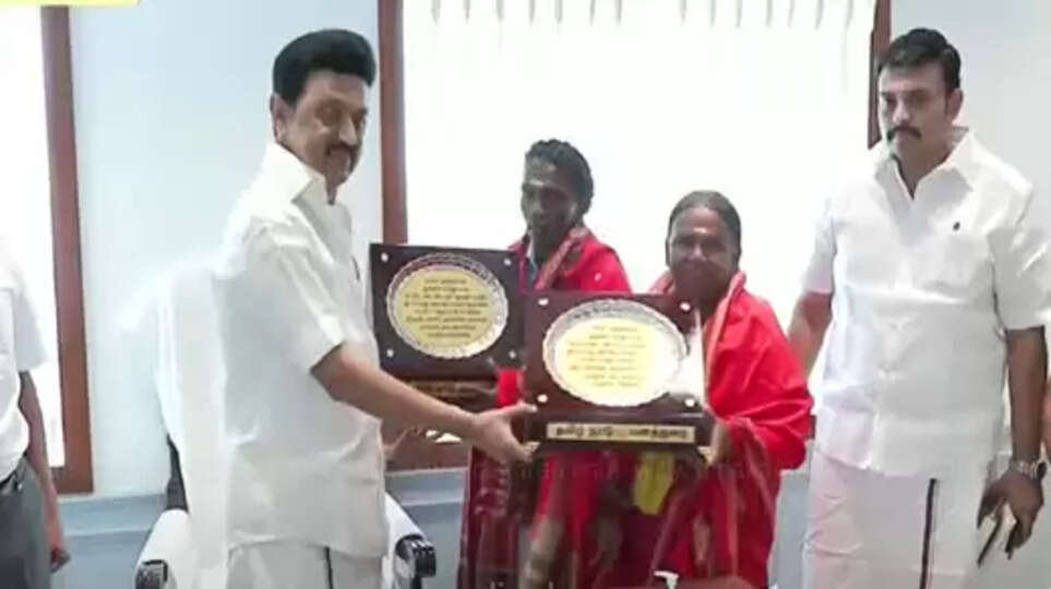 முதுமலை தம்பதி: நேரில் அழைத்து பாராட்டிய முதல்வர் ஸ்டாலின்..