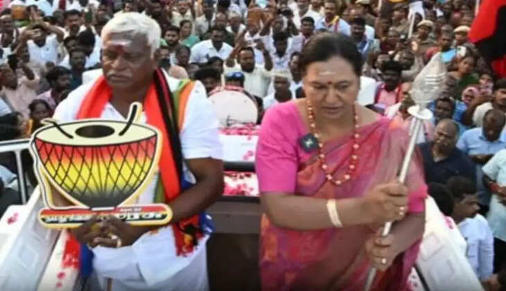கையில் வெள்ளி வேலுடன் களத்தில் இறங்கிய பிரேமலதா