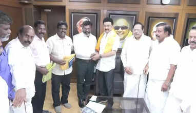 தேசிய மதுவிலக்கு கொள்கை - முதல்வர் ஸ்டாலினிடம்  கடிதம் வழங்கிய திருமா..!