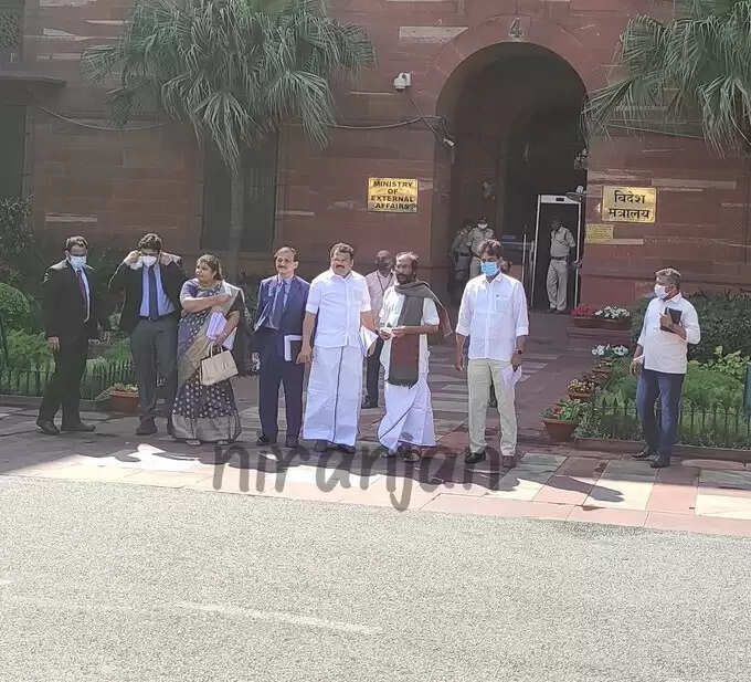 டெல்லியில் தமிழக சிறப்புக்குழு , வெளியுறவுத் துறை அமைச்சர் ஜெய்சங்கருடன் சந்திப்பு..